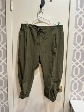 XL Olive Green Drawstring Jogger Pants with pockets